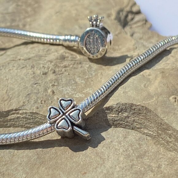 💜 Four Leaf Clover Charm - Picture 1 of 6
